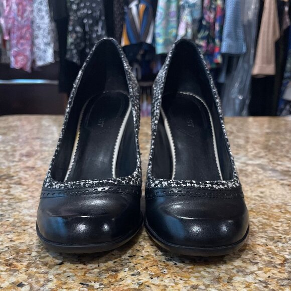 Nine West Round Toe Spectator Pump - Picture 3 of 5